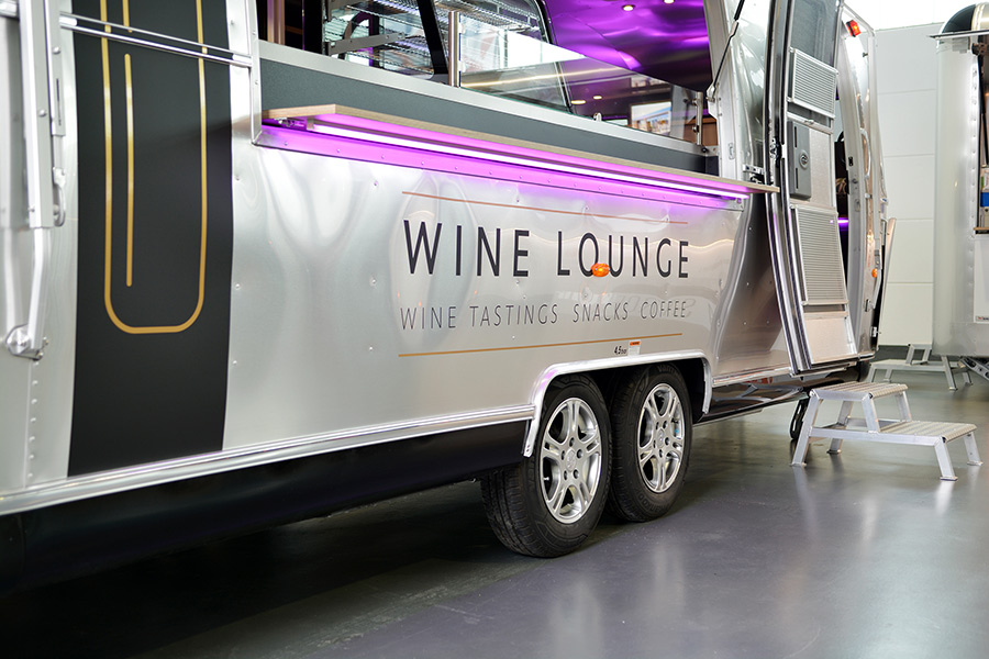 Wine Lounge 車體外觀
